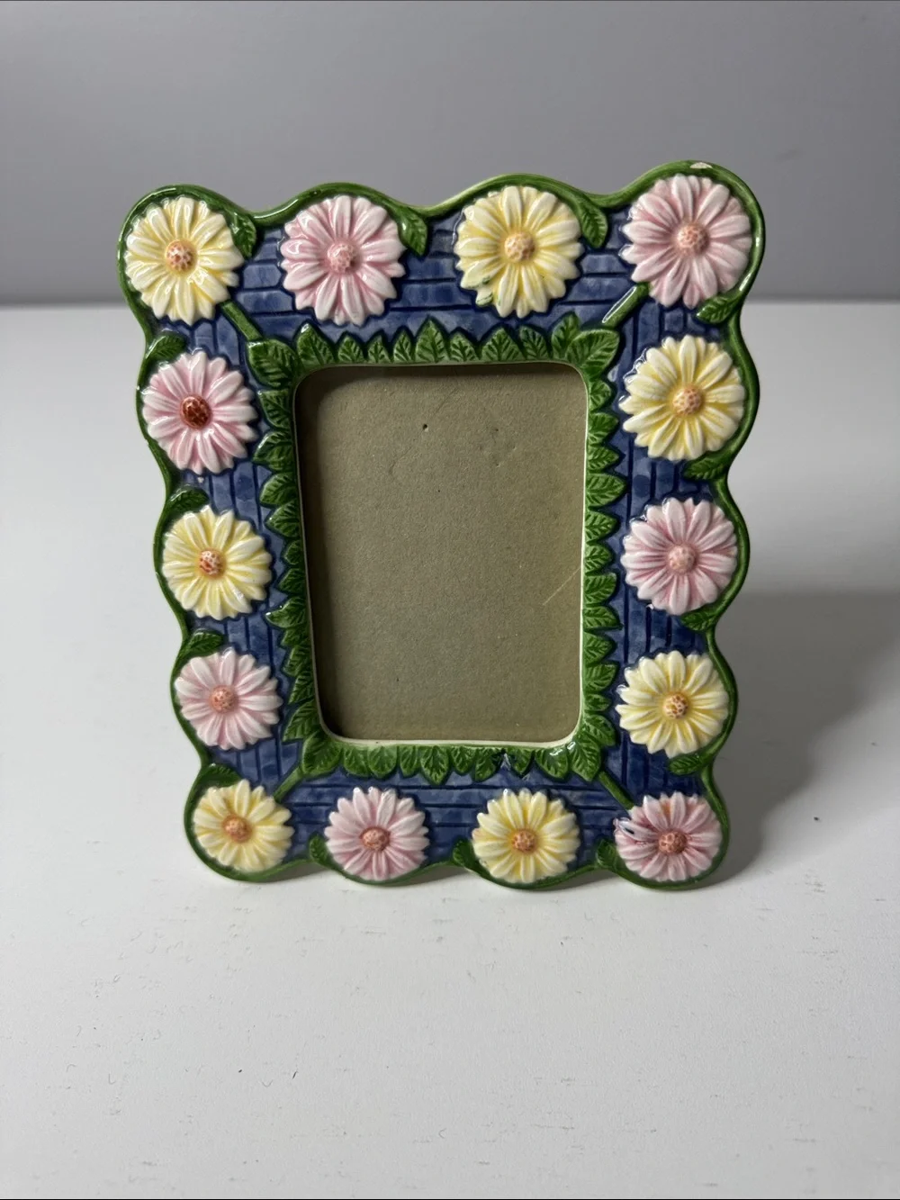 Terragrafics Floral Ceramic Picture Frame – Pink Yellow Daisies Blue & Green